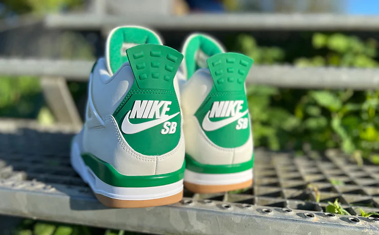 NIKE AIR JORDAN 4 RETRO SB PINE GREEN