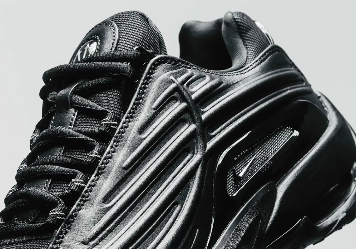 Der Nike Hot Step 2 Drake NOCTA Black: Streetstyle trifft auf Luxus